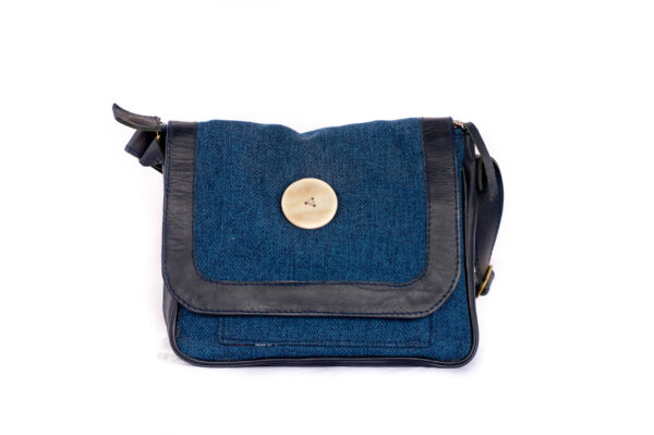 Atoti sling bag